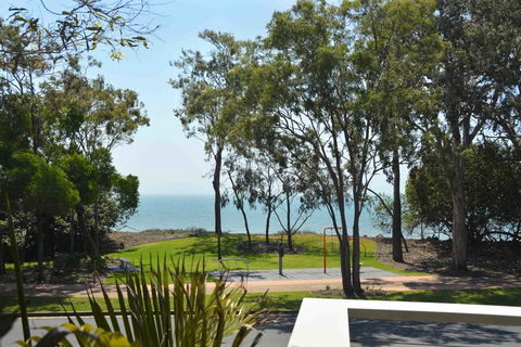 545 Esplanade - Holiday Cairns 0