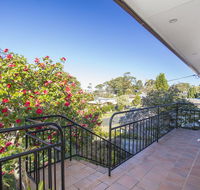 57 Carroll Ave Mollymook Beach - Relaxed Homely Retreat - Holiday Cairns