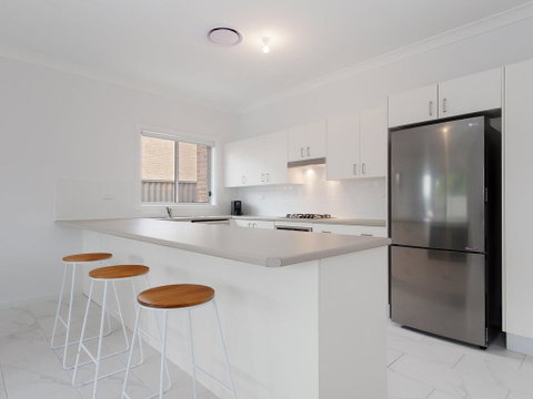 5B BENT STREET - LARGE HOUSE WITH DUCTED AIR CON, WIFI & FOXTEL - Holiday Cairns 2