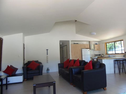 6 Bomburra Court - Rainbow Beach, Pet Friendly In Great Bush And Beach Location - Holiday Cairns 2