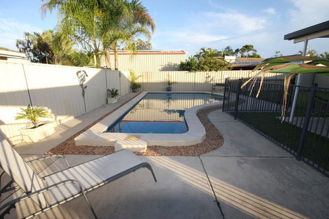 62 Tingira Close - Modern Lowset Home With Swimming Pool, Outdoor Area, Ample Parking. Pet Friendly - Holiday Cairns 0