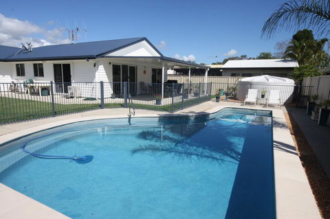 62 Tingira Close - Modern Lowset Home With Swimming Pool, Outdoor Area, Ample Parking. Pet Friendly - Holiday Cairns 3