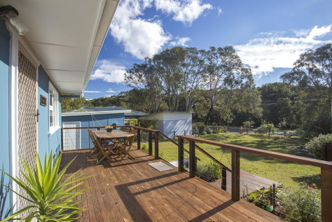681 Murramarang Rd - Retro Beach Cottage - Holiday Cairns 1
