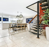 7 Bedroom Gold Coast Luxury Waterfront Home with Pool sleeps 20 - Holiday Cairns