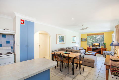 70 Lawson Street@Clarkes Beach - Holiday Cairns 3
