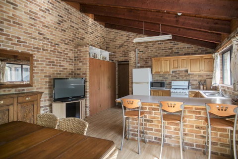 75 River Rd - Tabourie Hideaway - Holiday Cairns 2