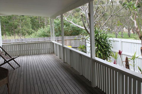 77 Butler Street, Byron Bay - Lantana Beach House - Holiday Cairns 1