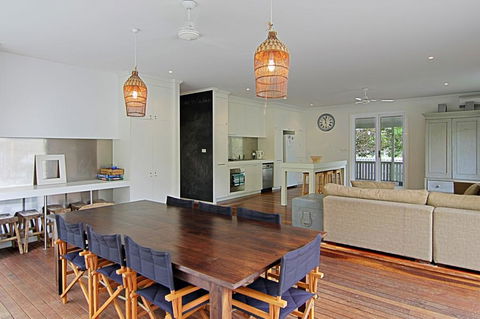 77 Butler Street, Byron Bay - Lantana Beach House - Holiday Cairns 0
