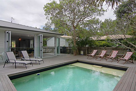 77 Butler Street, Byron Bay - Lantana Beach House - Holiday Cairns 2