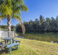 77 Lake Entrance Rd - Waterfront Wonder - Holiday Cairns