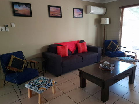 A City Retreat, 2BR Apartment - Reid Park -Townsville - Holiday Cairns 0