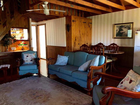 A Country Barn Retreat - Holiday Cairns 3
