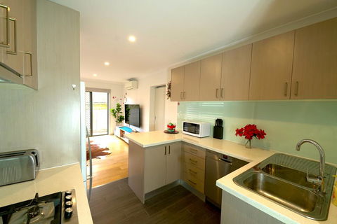 A Cozy 3BRM House At Doncaster - Holiday Cairns 1