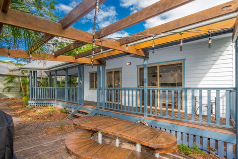 A PERFECT STAY - Barefoot Lane - Beach House - Holiday Cairns 2