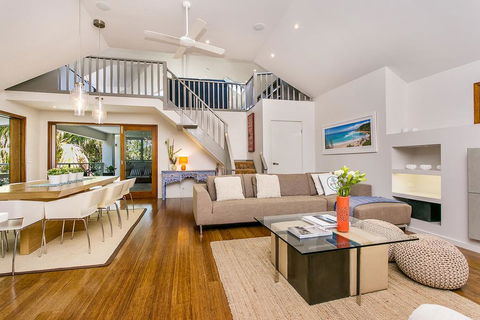 A PERFECT STAY - Beachcomber Blue - Holiday Cairns 3