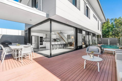 A PERFECT STAY - Catalina's - Holiday Cairns 1