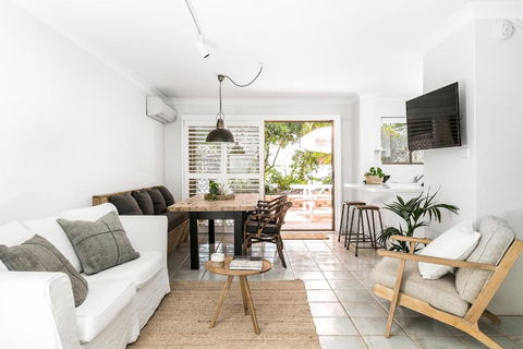 A PERFECT STAY - Cooinda - Holiday Cairns 0