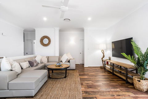 A PERFECT STAY - Julian Rocks House - Holiday Cairns 0