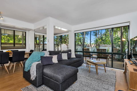 A PERFECT STAY - Mahogany Lodge - Holiday Cairns 1