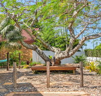 A SWEET ESCAPE - Byron Surf Cottage - walk to Byron - Holiday Cairns
