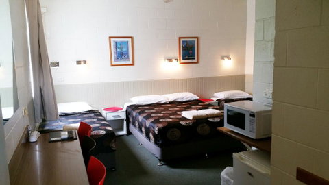 A&A Lodge Motel - Holiday Cairns 1