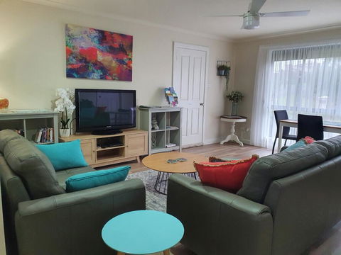 Abalone Guest Accommodation - Holiday Cairns 1