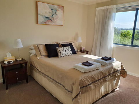 Abalone Guest Accommodation - Holiday Cairns 3