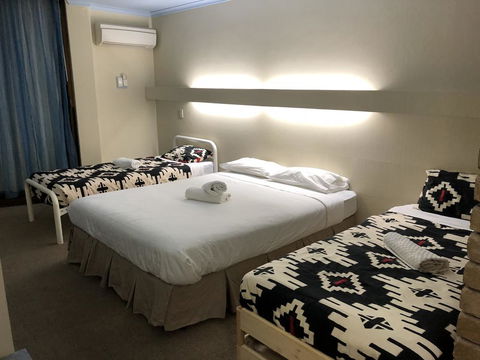 Abel Tasman Waterfront Motel - Holiday Cairns 2