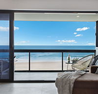 Absolute Beach Front Renovated 3 Bdrm 2 Bath App - Holiday Cairns