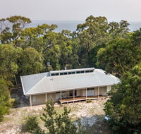 Acacia Lakehouse - The lake at your doorstep - Holiday Cairns