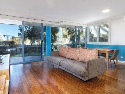 Across The Road From The Beach! - Holiday Cairns 0