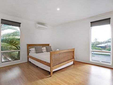 Adelaide Holiday Homes - Holiday Cairns 0