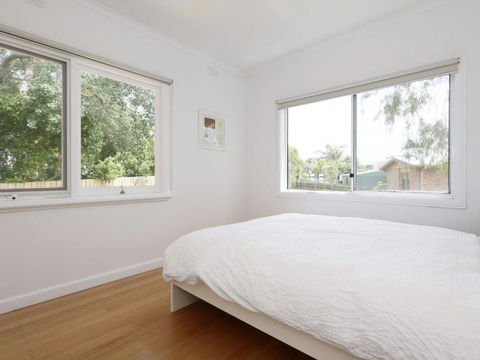 DROMANA BEACH SHACK - Holiday Cairns 4