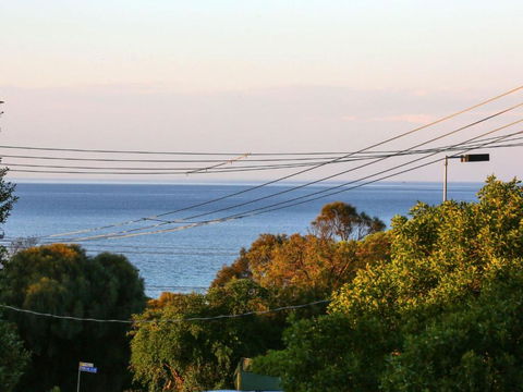 DROMANA BEACH SHACK - Holiday Cairns 2