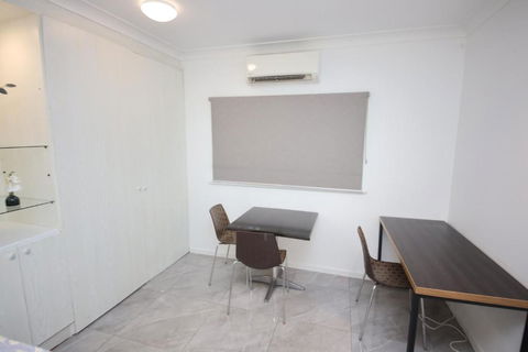 Entire Holiday Apartment - Holiday Cairns 4
