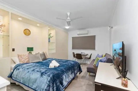 Entire Holiday Apartment - Holiday Cairns 2
