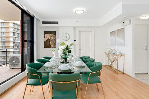 Epic CBD City View 3BR Penthouse Walk To Station&shopping Centre - Holiday Cairns 0