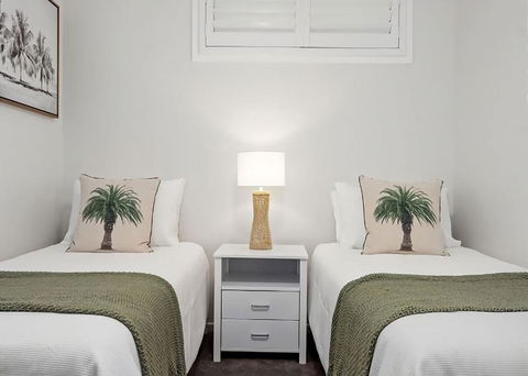 Ernora Court - Holiday Cairns 2