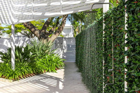 Family & Pet-Friendly Luxury Near Hastings St - Holiday Cairns 4