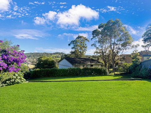 Fab 3-Bed Stay With Great Outdoors & Water Views - Holiday Cairns 0