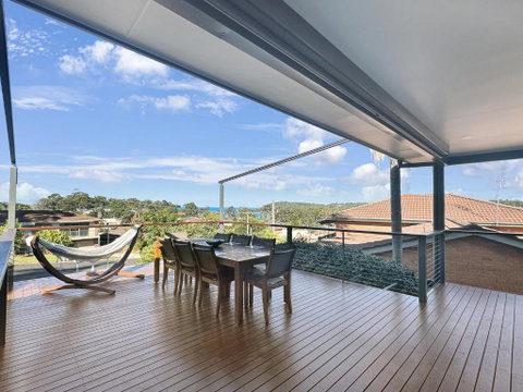 Fab 3-Bed Stay With Great Outdoors & Water Views - Holiday Cairns 1