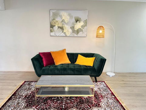 Fabulous 2 Bedroom Apartment, Secured Free Parking - Holiday Cairns 2