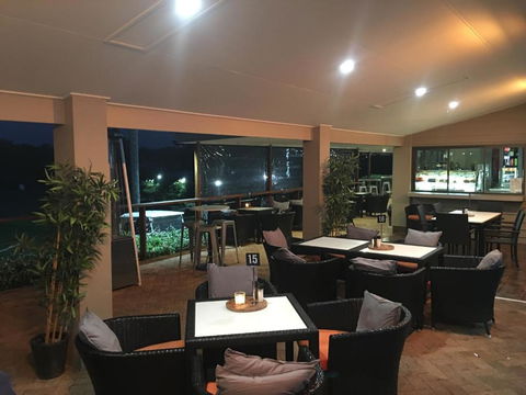 Fairway Village @ Windaroo Lakes Golf Club - Holiday Cairns 3