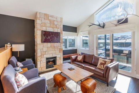 Family Chalet 32 The Stables Perisher - Holiday Cairns 0