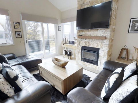 Family Chalet 33 The Stables Perisher - Holiday Cairns 0