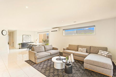 Family W Large Pool & Game Garage Wlk To Beach - Holiday Cairns 2