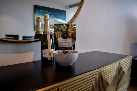 Fantastic 3 Bedroom Apartment In Southbank - Holiday Cairns 2