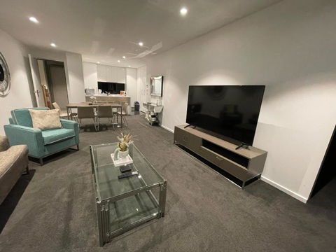 Fantastic 3 Bedroom Apartment In Southbank - Holiday Cairns 4