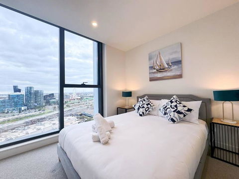 Fantastic View Apt Near CBD-Gym Pool Free Parking - Holiday Cairns 0