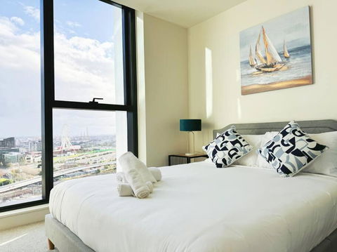 Fantastic View Apt Near CBD-Gym Pool Free Parking - Holiday Cairns 3